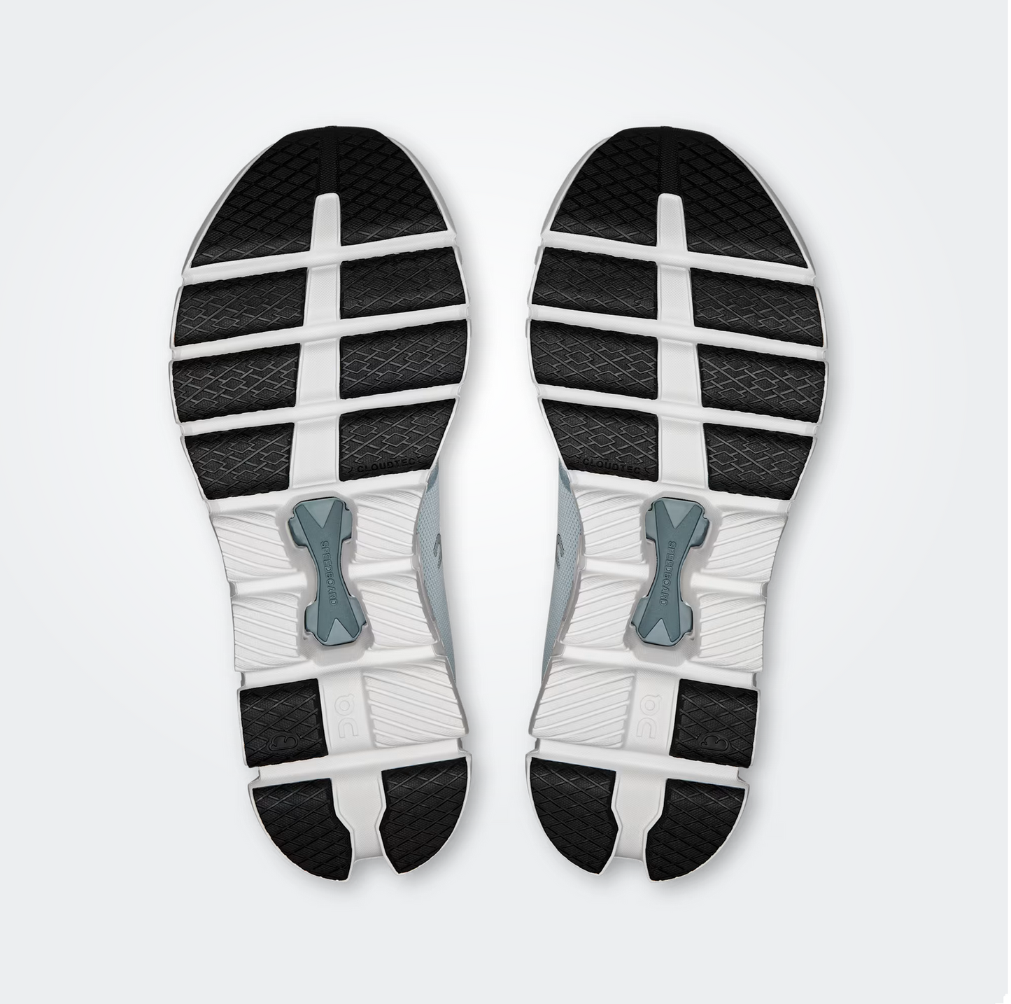 On Men’s Cloud X 4