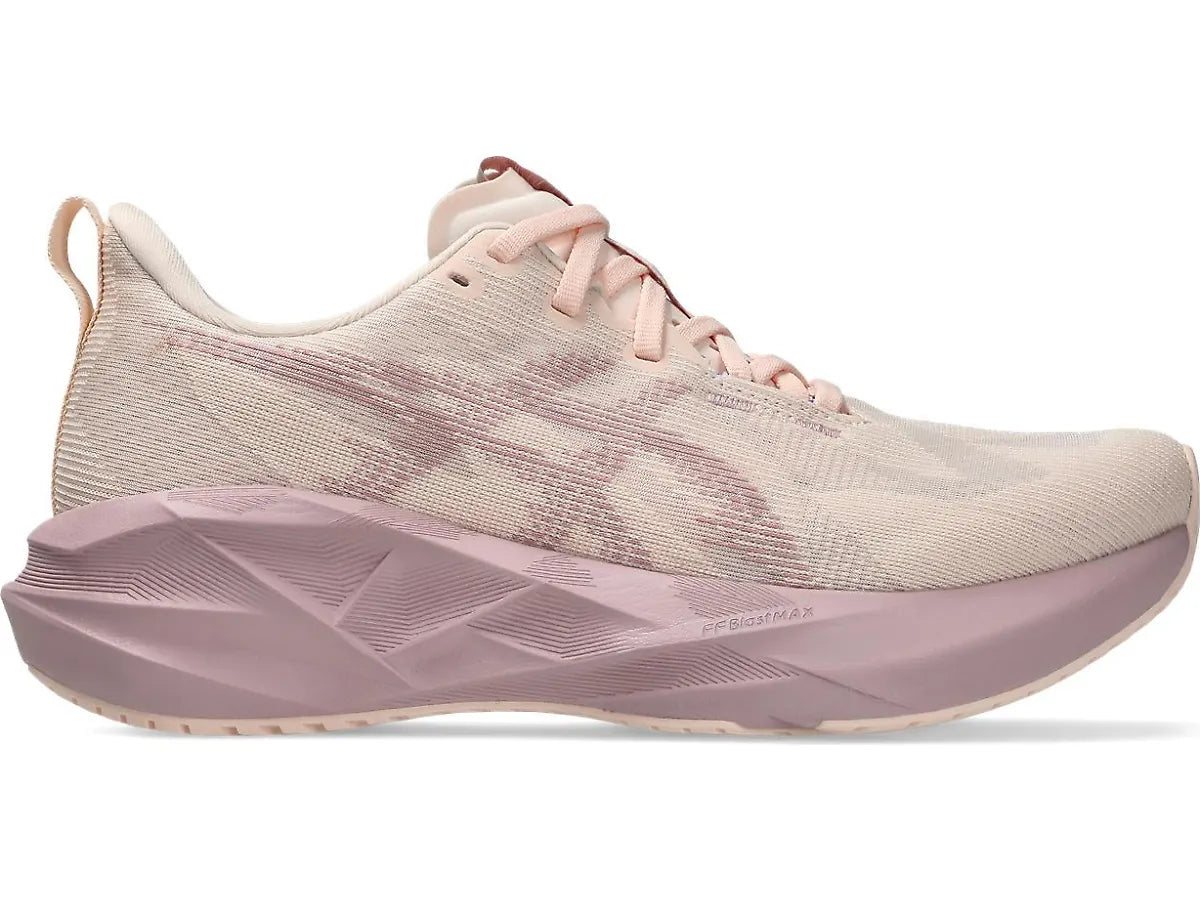 Asics Women’s Novablast 5