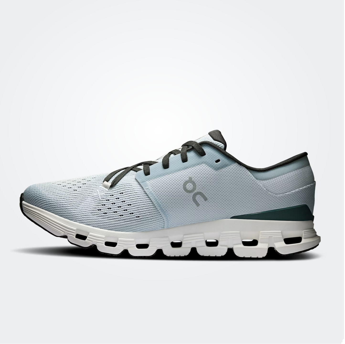 On Men’s Cloud X 4