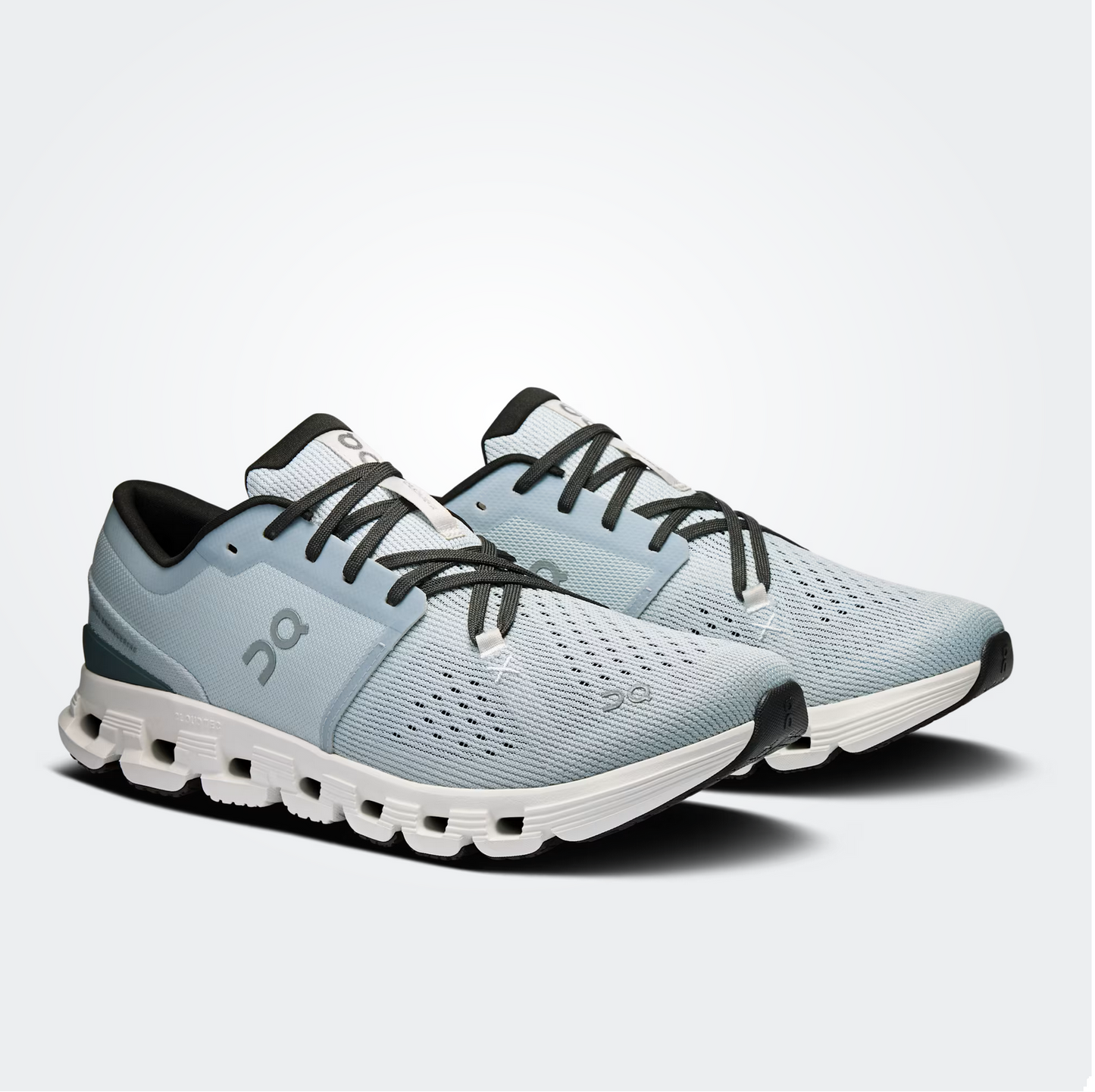 On Men’s Cloud X 4