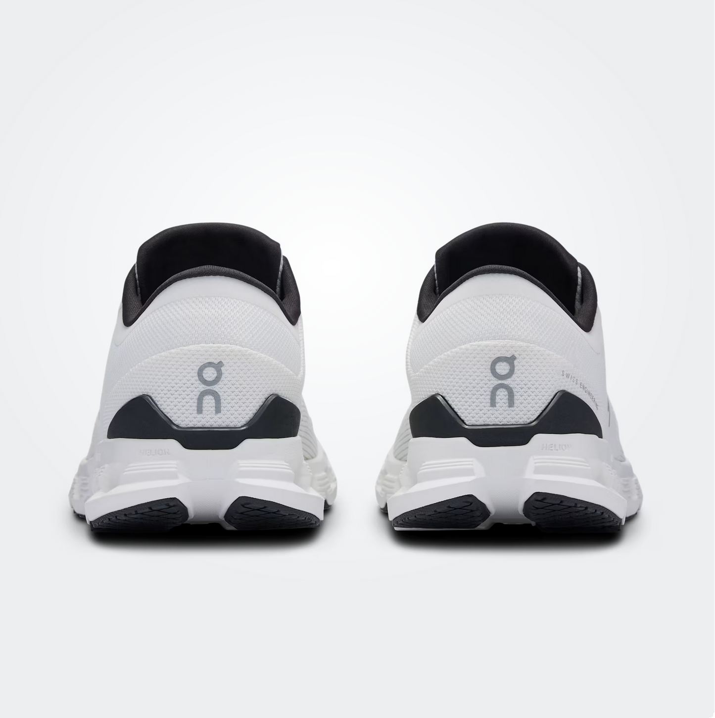 On Women’s Cloud X 4